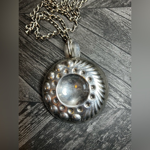 Silver Plated Tastevin Cellarmans Wine Tasting Cup W/ Attached Chain - Picture 9 of 10